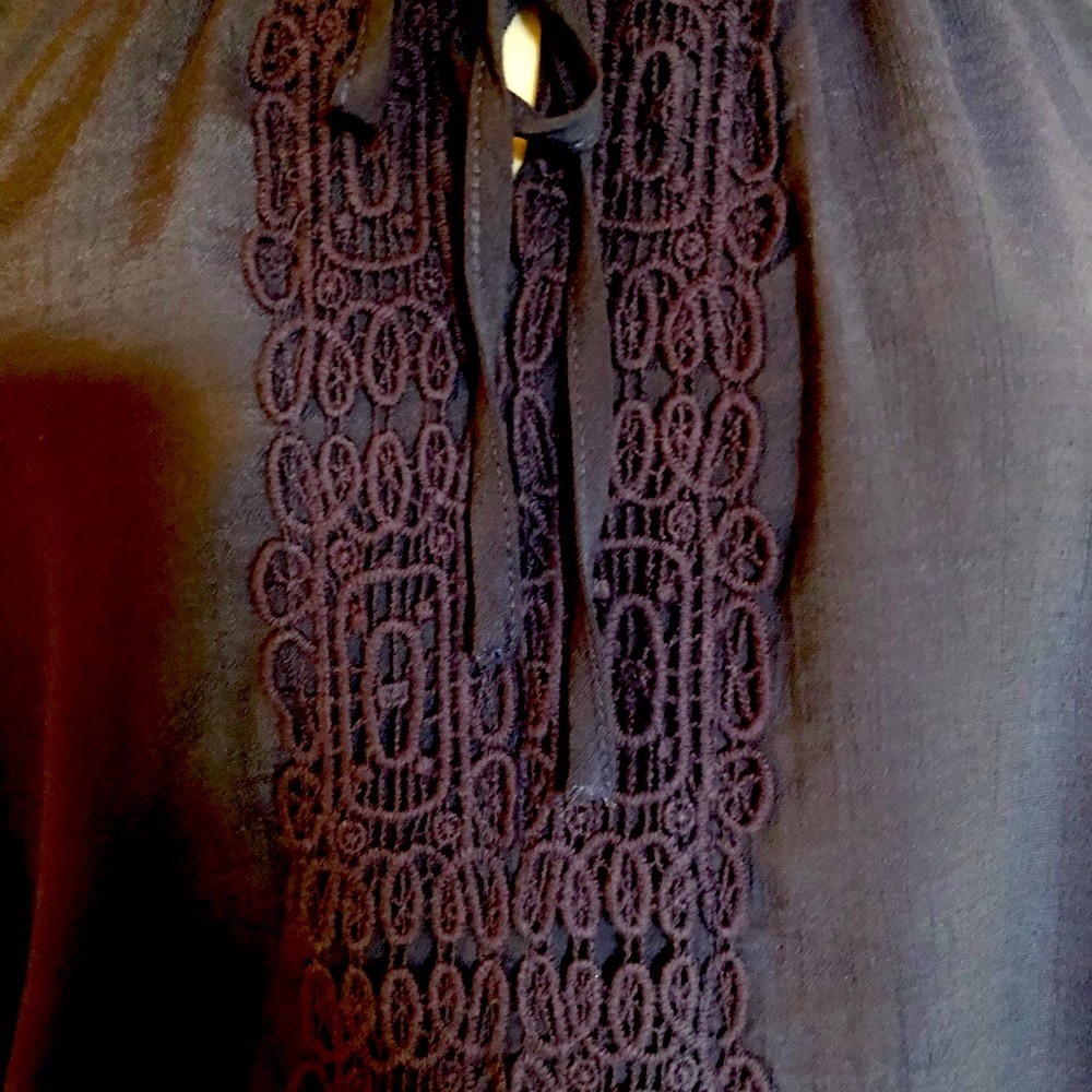 🌎 EUC! BOHO BLUE EMBROIDERED TOP - Picture 2 of 7